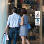 Vetrofania-e-Vetrinistica-covid-per-Negozi-Adesivi-Murali