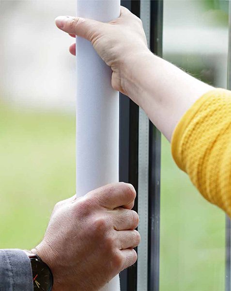 Adesivo-antivirale-antibatterico-manico-tram